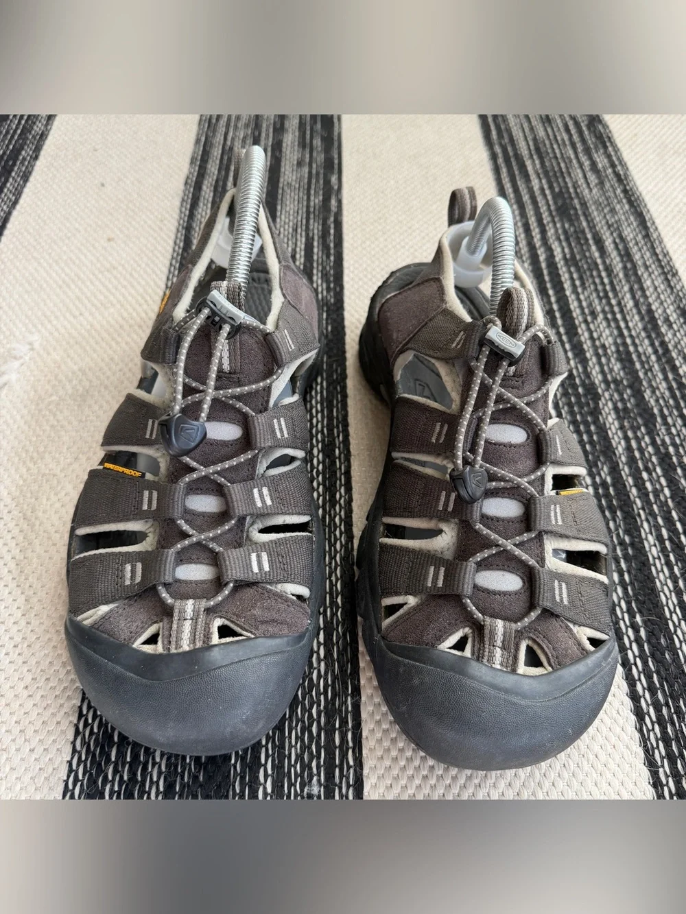 KEEN Sandals Men's Dark Gray/ Brown Whisper Outdoor Sandals Size 11.5